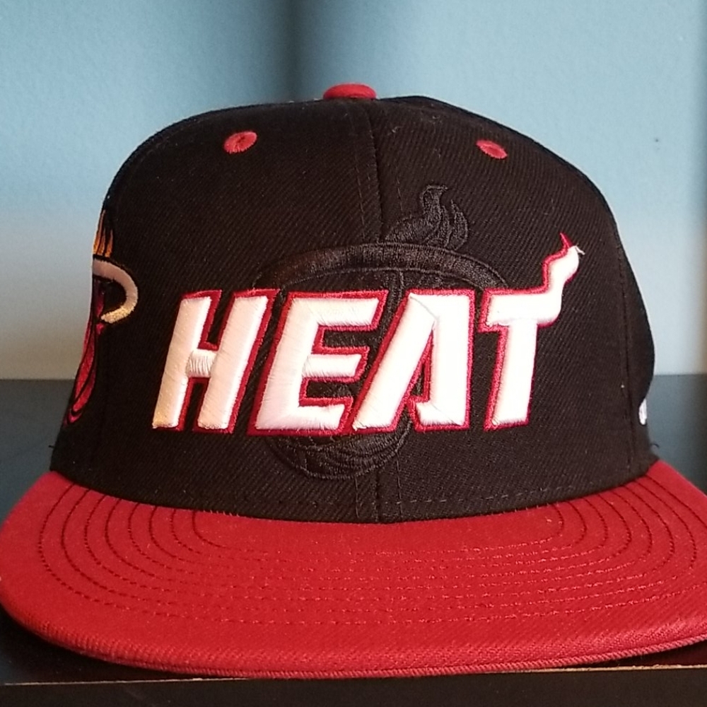 MIAMI HEAT team snapback never been used